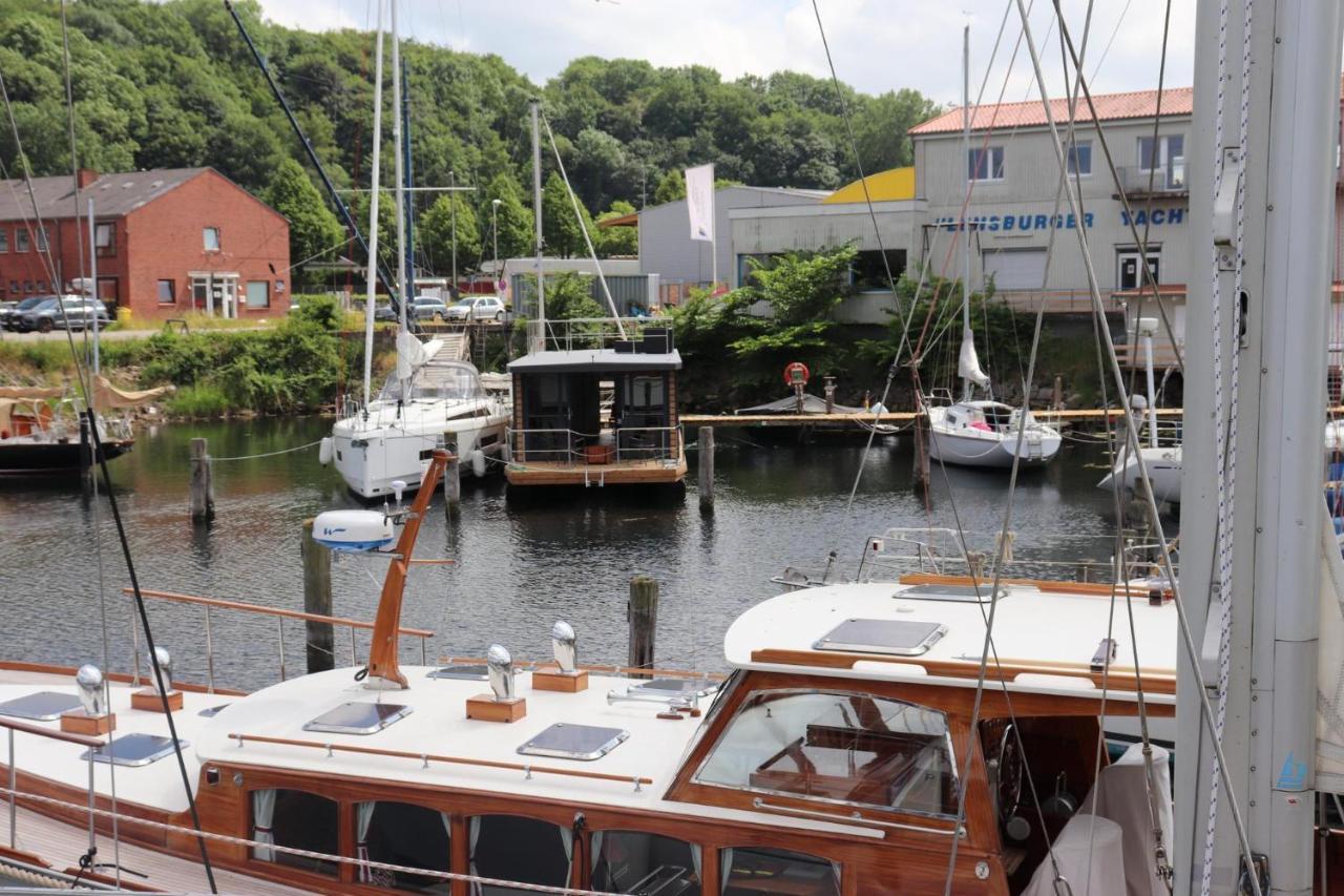 Hausboot Lina In Flensburg Hotell Exteriör bild