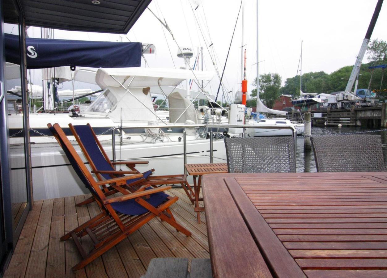 Hausboot Lina In Flensburg Hotell Exteriör bild